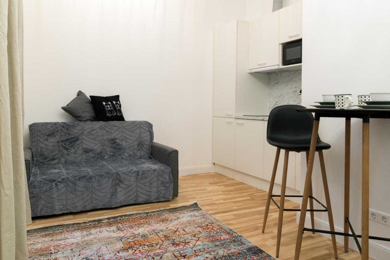 Theatre Apartments Lacplesa Рига Экстерьер фото