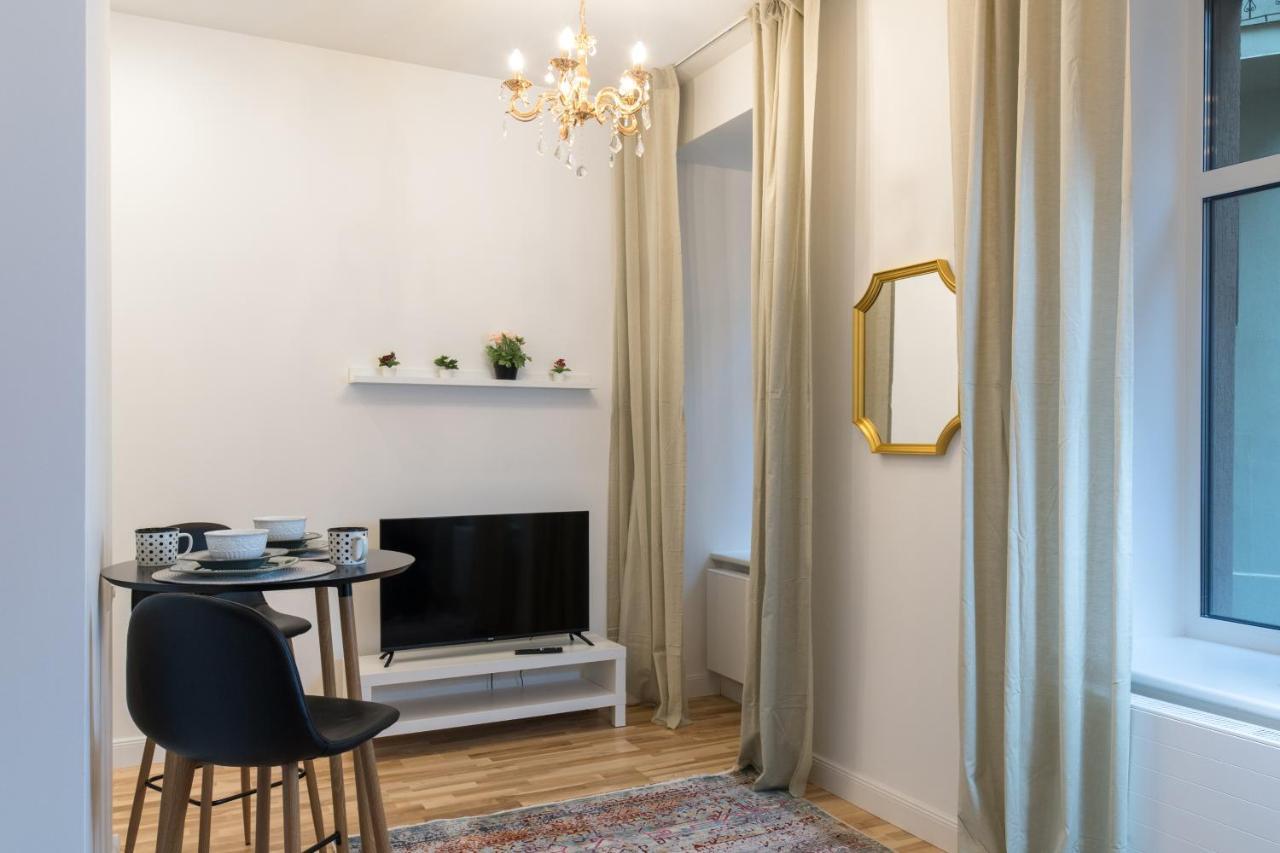 Theatre Apartments Lacplesa Рига Экстерьер фото